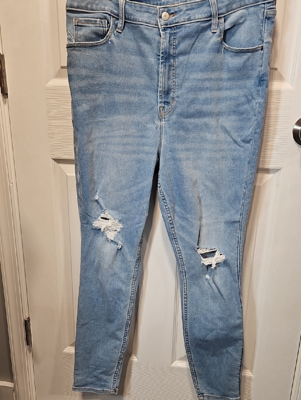 Old Navy Rockstar Light Blue Ripped Women's Skinny Jeans